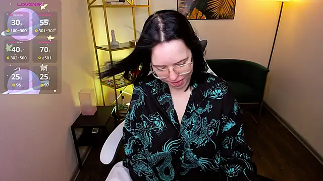 Manic pixie  online show from 11-09-25, 10:41