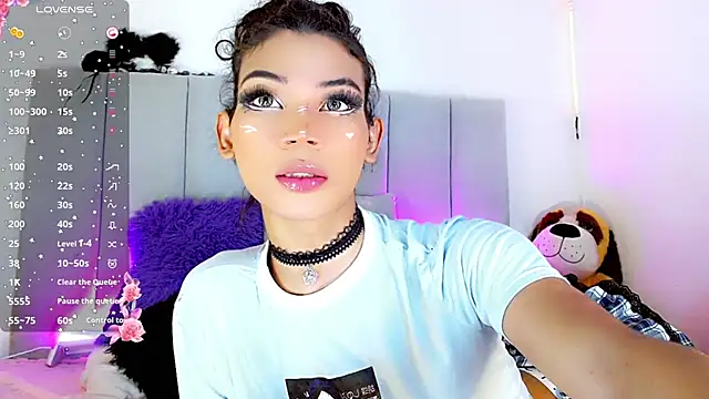 Snapshot of lucyangel_11 chatting on 02-02-25, 10:49 lucyangel 11 online show from 02-02-25, 10:49