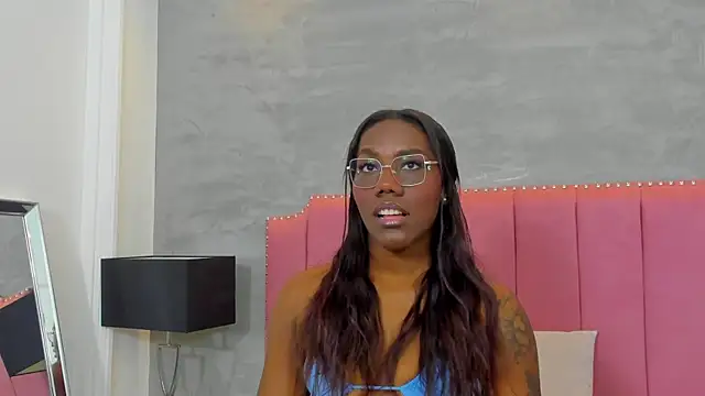 Alaia Colins online show from 11-18-25, 02:59