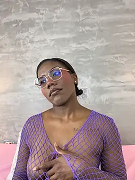 Alaia Colins online show from 07-15-26, 01:56