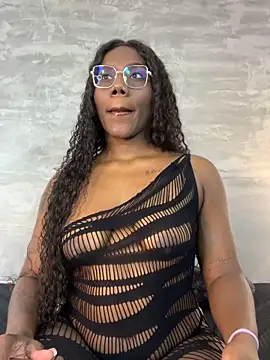 Alaia Colins online show from 06-10-26, 12:34