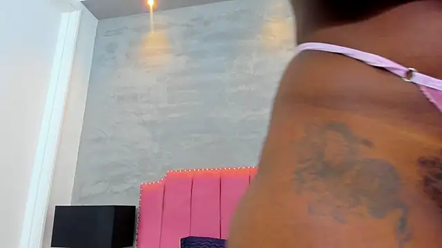 Alaia Colins online show from 09-15-25, 04:35