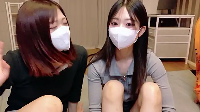 Snapshot of NA-KAREN-V8 chatting on 05-25-26, 01:32 NA-KAREN-V8 online show from 05-25-26, 01:32