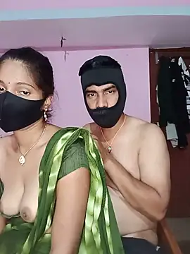 Snapshot of USHA_BHABHI chatting on 06-10-26, 11:17 USHA BHABHI online show from 06-10-26, 11:17