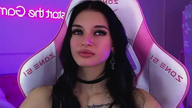 Snapshot of BeverlyMost chatting on 02-24-26, 07:15 BeverlyMost online show from 02-24-26, 07:15