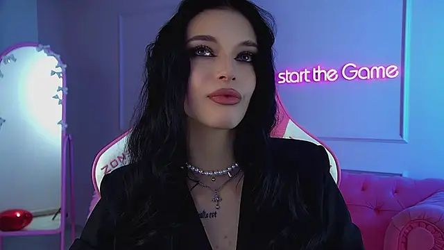 Snapshot of BeverlyMost chatting on 02-21-26, 10:39 BeverlyMost online show from 02-21-26, 10:39