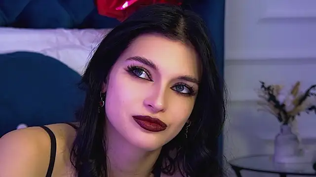 Snapshot of BeverlyMost chatting on 02-15-26, 08:13 BeverlyMost online show from 02-15-26, 08:13