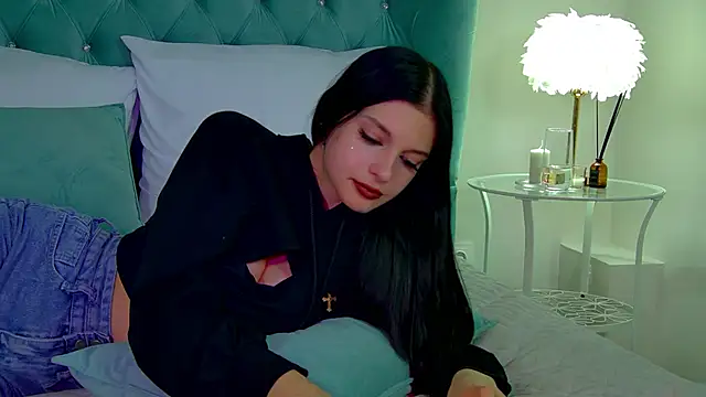 Snapshot of BeverlyMost chatting on 02-04-25, 01:16 BeverlyMost online show from 02-04-25, 01:16