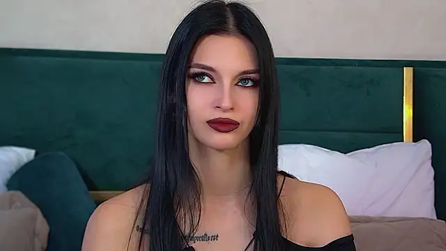 Snapshot of BeverlyMost chatting on 02-27-26, 10:26 BeverlyMost online show from 02-27-26, 10:26