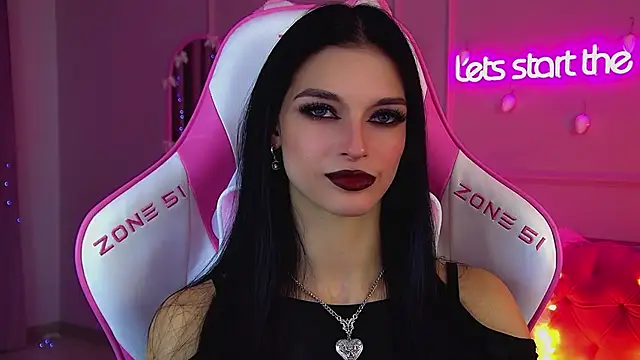 BeverlyMost online show from 12-20-25, 06:38