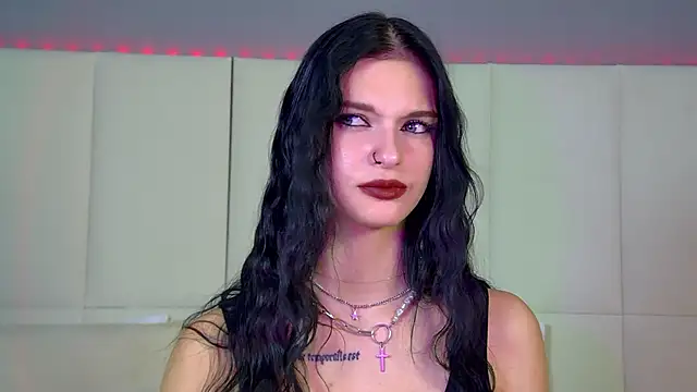 Snapshot of BeverlyMost chatting on 01-26-25, 12:37 BeverlyMost online show from 01-26-25, 12:37