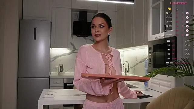 Sofa 01 online show from 10-30-25, 03:31