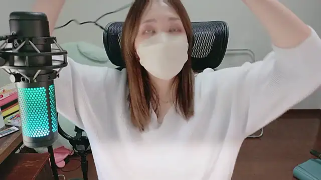 Snapshot of mio7635 chatting on 07-23-26, 02:03 mio7635 online show from 07-23-26, 02:03