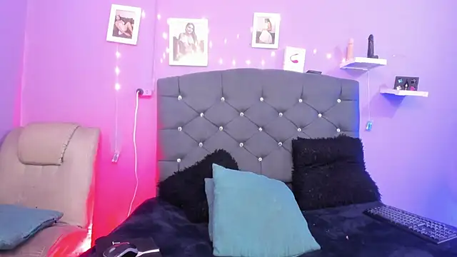 celesstte 00 online show from 02-11-26, 01:33