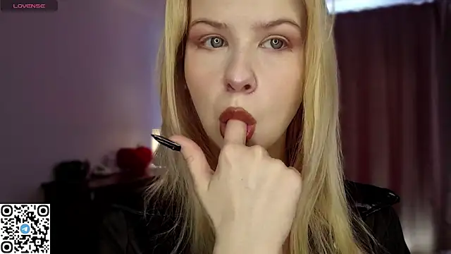 LynetHakes online show from 03-15-26, 06:20