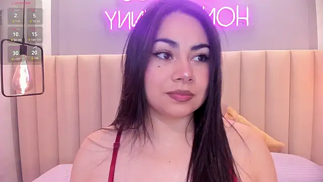 Snapshot of Naomymonroe_ chatting on 06-07-26, 11:48 Naomymonroe online show from 06-07-26, 11:48