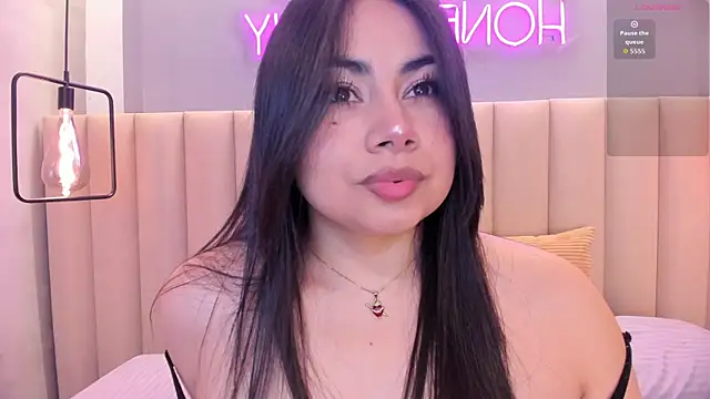 Naomymonroe  online show from 06-26-26, 10:54