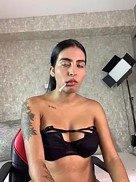 Snapshot of genesissara chatting on 05-17-26, 09:15 genesissara online show from 05-17-26, 09:15
