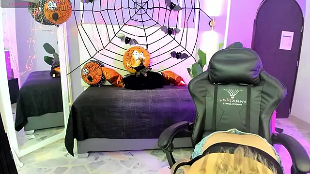 alaia greyy online show from 10-10-25, 01:12