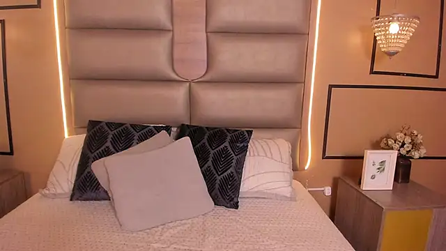 CAYLINCOLLINS online show from 01-14-26, 03:21