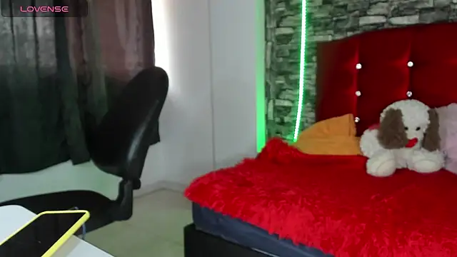 Snapshot of Isabella_boom chatting on 02-28-25, 03:59 Isabella boom online show from 02-28-25, 03:59