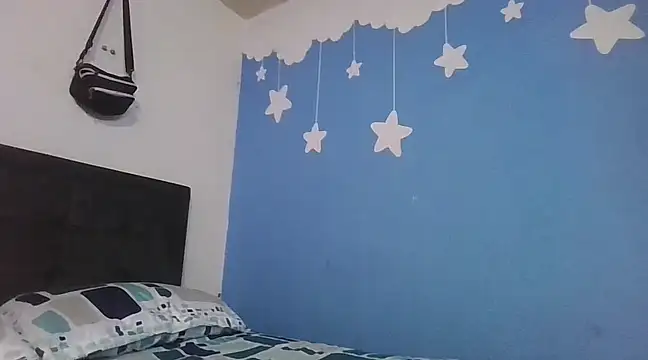 Snapshot of Isabella_boom chatting on 02-20-25, 05:20 Isabella boom online show from 02-20-25, 05:20