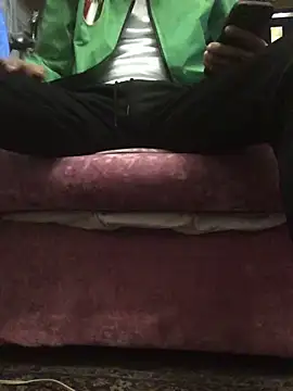 Snapshot of aebaleek2505 chatting on 02-23-25, 01:32 aebaleek2505 online show from 02-23-25, 01:32