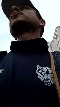 Snapshot of Vyda4 chatting on 11-15-25, 08:29 Vyda4 online show from 11-15-25, 08:29