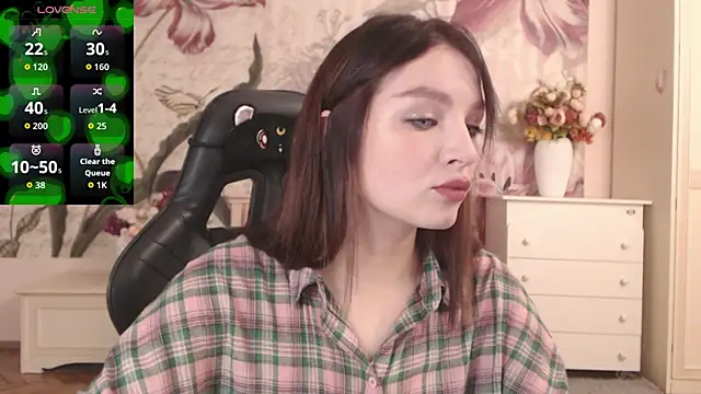 BritneyBarker online show from 11-18-25, 02:16