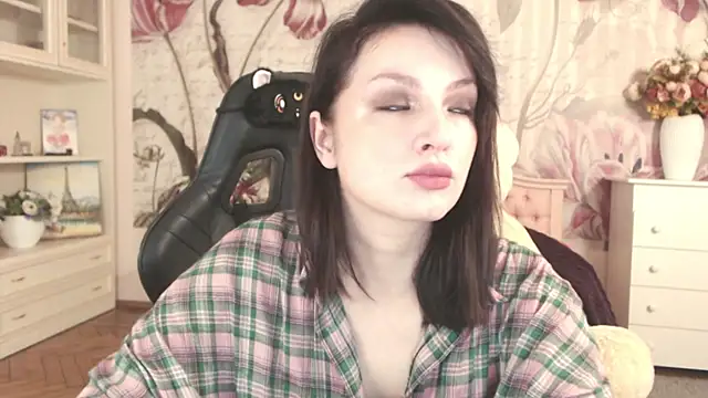 BritneyBarker online show from 10-13-25, 12:12