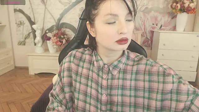 BritneyBarker online show from 04-19-26, 07:53