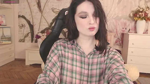 BritneyBarker online show from 01-06-26, 12:03