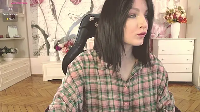 BritneyBarker online show from 03-13-26, 04:06