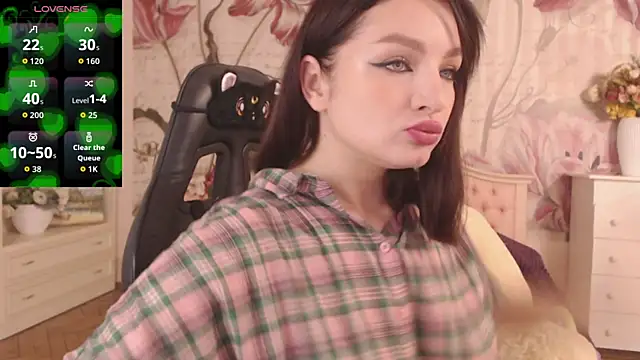 BritneyBarker online show from 09-21-25, 04:06