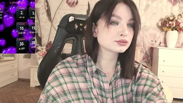 BritneyBarker online show from 09-29-25, 01:23