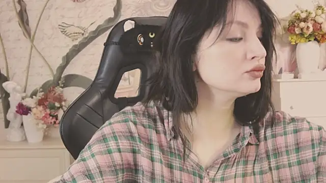 BritneyBarker online show from 02-14-26, 03:51