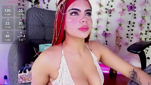 Snapshot of saray__jones chatting on 05-07-26, 05:27 saray jones online show from 05-07-26, 05:27
