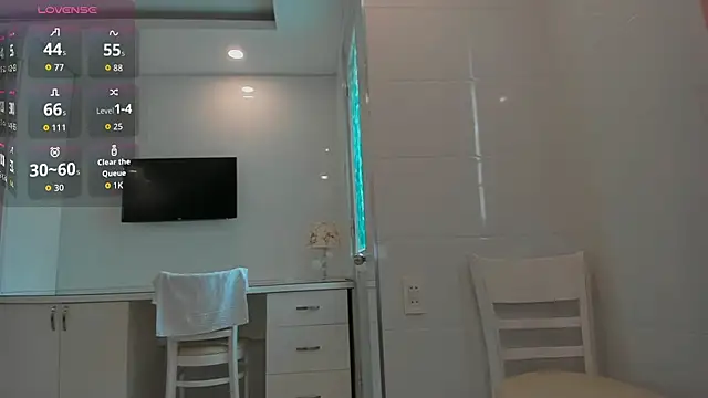 Yuki miiii online show from 11-22-25, 12:10