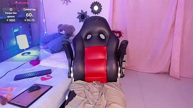 NaylaSaadi online show from 03-19-25, 11:36