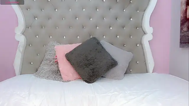 Snapshot of CamiiGarcia chatting on 03-11-25, 05:46 CamiiGarcia online show from 03-11-25, 05:46