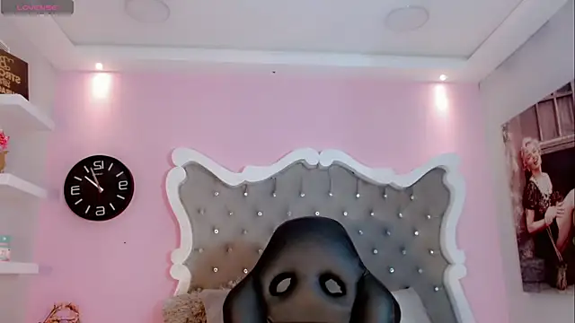 Snapshot of CamiiGarcia chatting on 03-14-25, 11:34 CamiiGarcia online show from 03-14-25, 11:34