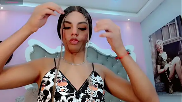 Snapshot of CamiiGarcia chatting on 03-17-25, 11:42 CamiiGarcia online show from 03-17-25, 11:42