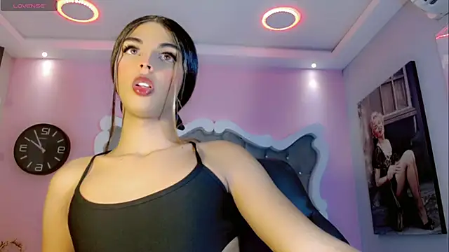 Snapshot of CamiiGarcia chatting on 02-22-25, 11:35 CamiiGarcia online show from 02-22-25, 11:35