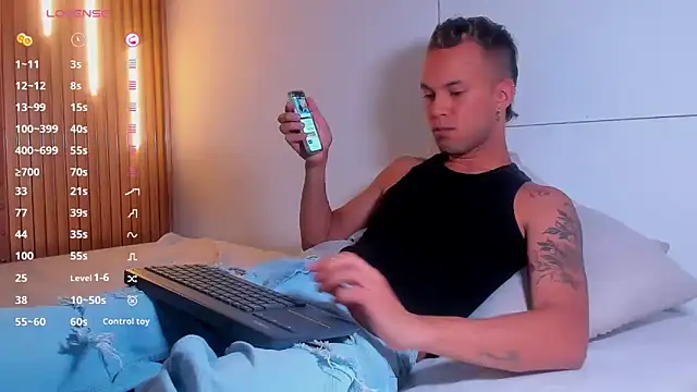 Snapshot of Jeremmy_Love chatting on 02-18-26, 09:22 Jeremmy Love online show from 02-18-26, 09:22