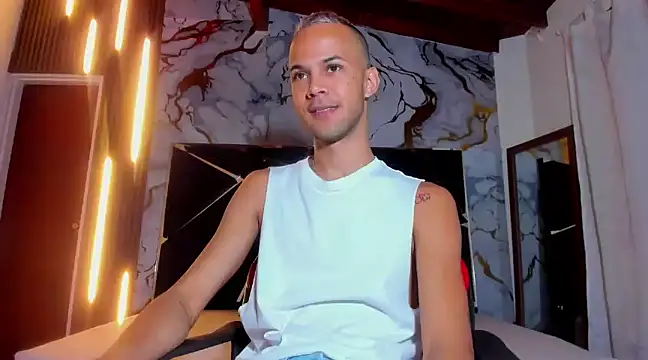 Snapshot of Jeremmy_Love chatting on 03-07-25, 12:23 Jeremmy Love online show from 03-07-25, 12:23