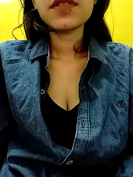 Snapshot of cute_IndianBabe chatting on 03-09-25, 01:46 cute IndianBabe online show from 03-09-25, 01:46