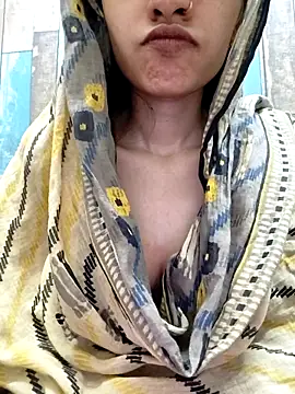 Snapshot of cute_IndianBabe chatting on 10-10-25, 01:56 cute IndianBabe online show from 10-10-25, 01:56