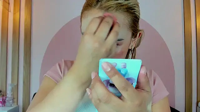 Lannajansen online show from 04-13-26, 03:27