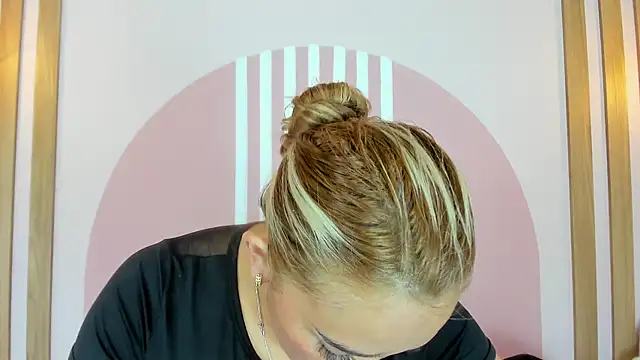 Lannajansen online show from 04-08-26, 01:34