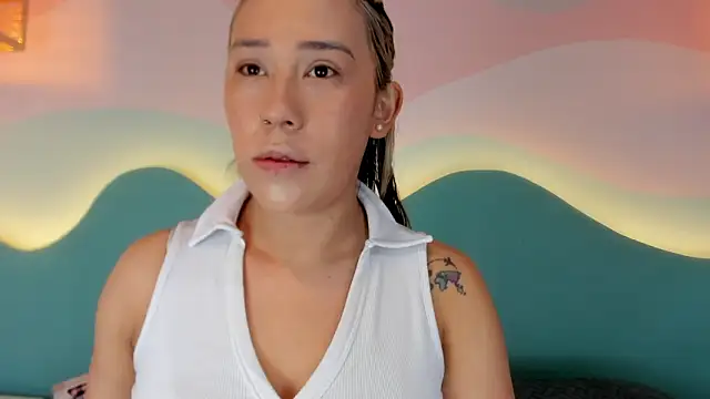 Lannajansen online show from 11-24-25, 01:11